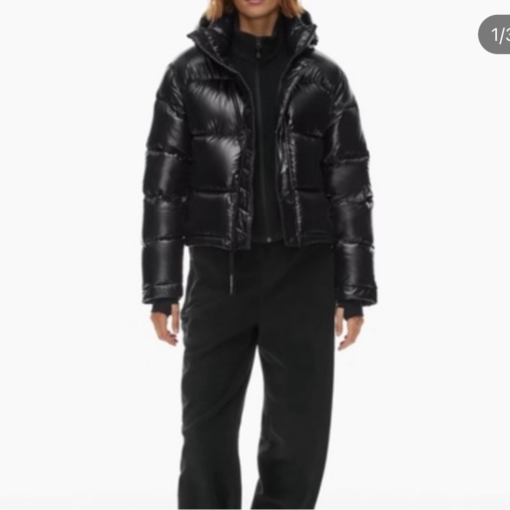 Black aritzia superpuff size medium